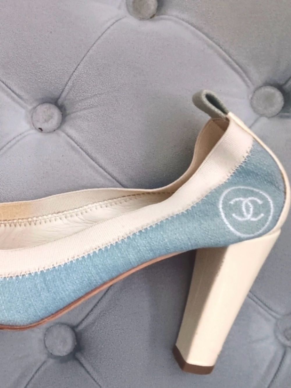 Chanel heels authentic blue & cream in GUC ❤️